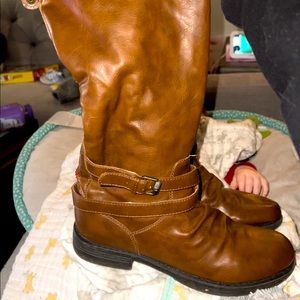 Madden girl back zip boots size 9 fabulous condition!